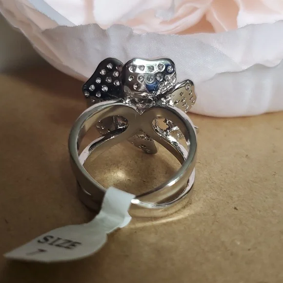 Flower Pave Crystal's Siver Plated Ring - size 7 - Picture 5 of 6